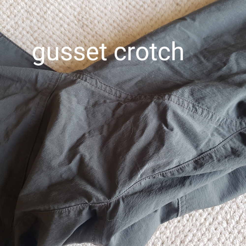 Arc'teryx Black Cargo Shorts - Picture 5 of 5